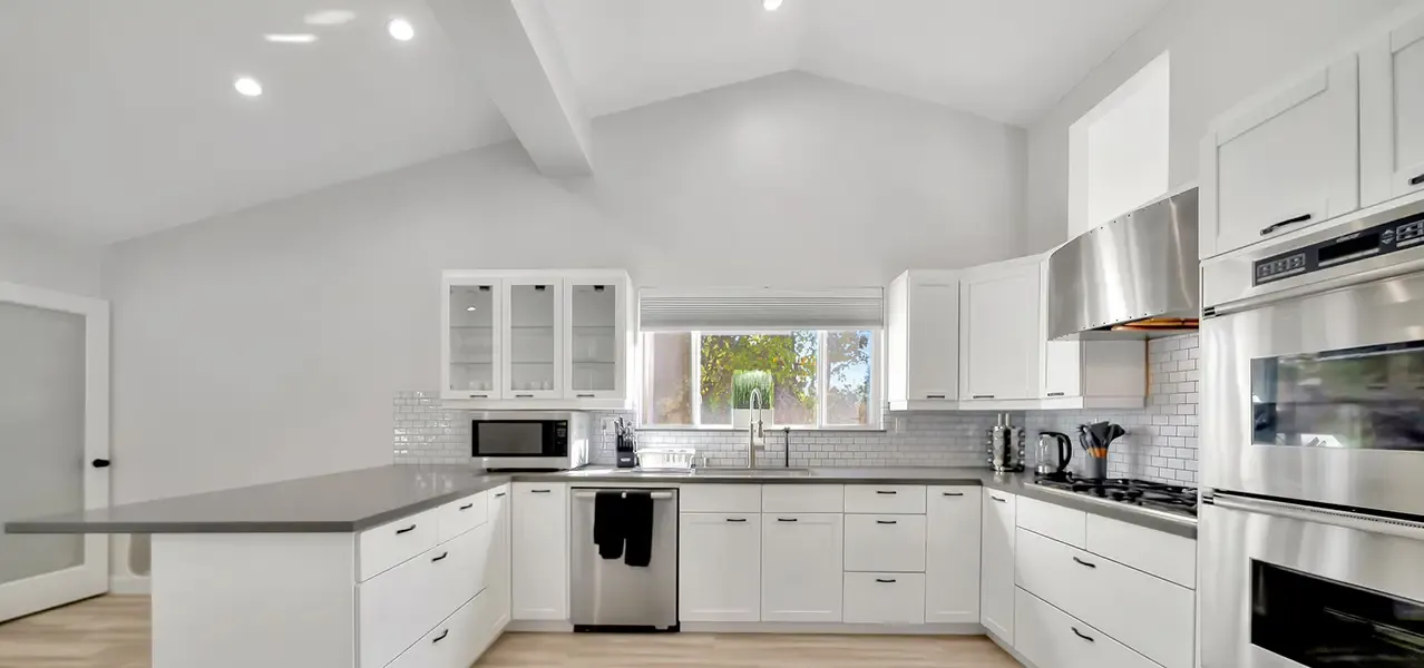 proj woodland hills bright renovation gallery 15