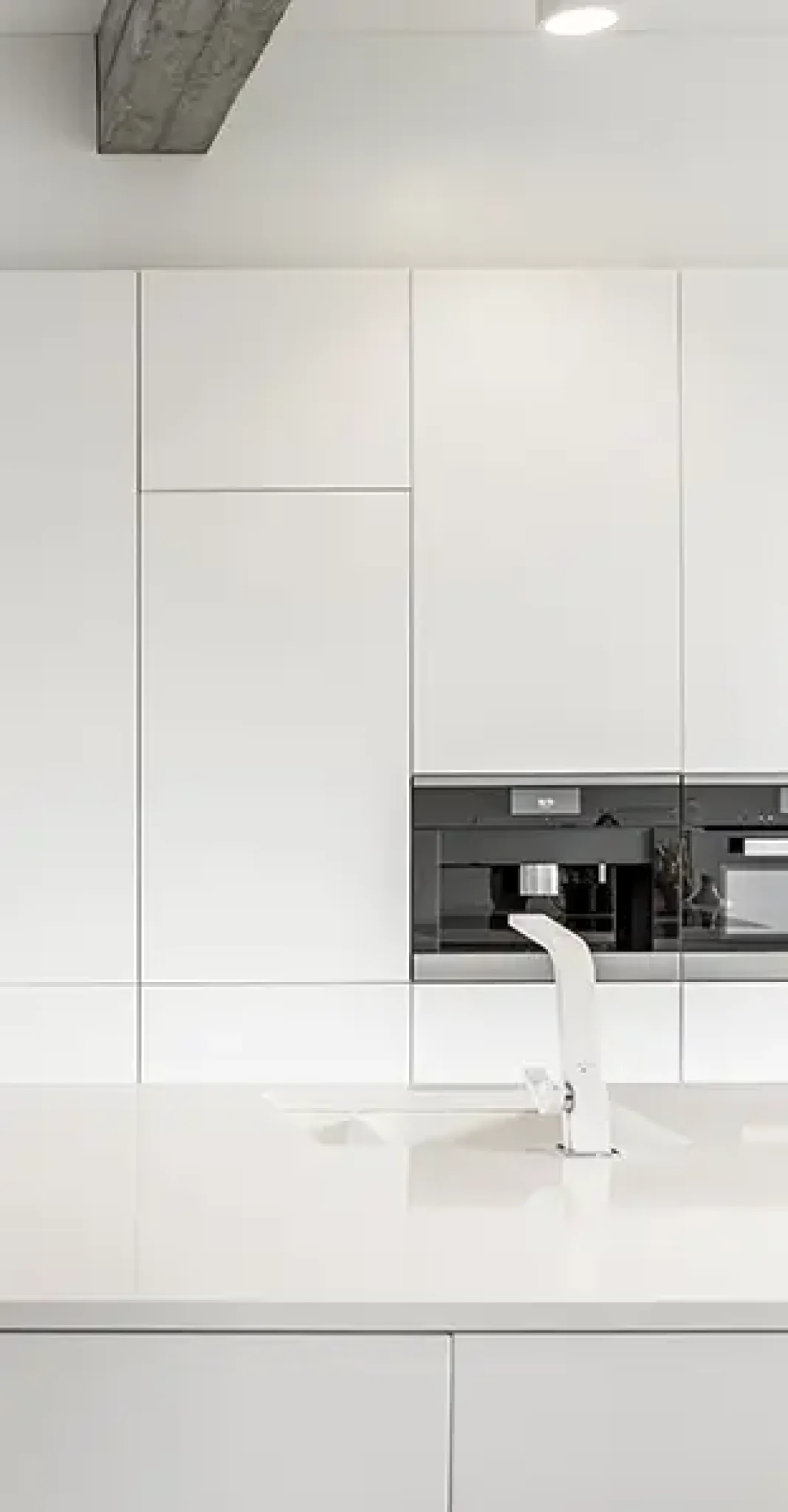brentwood_kitchen_remodel_design_white_cabinets_tile_floors