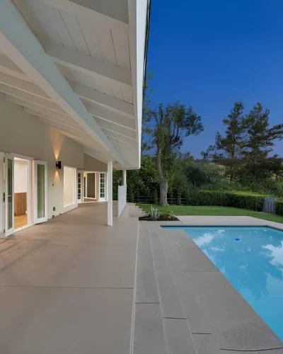 concrete pool deck in los angeles