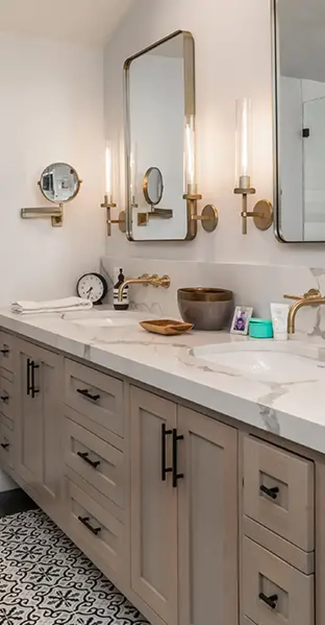 studio_city_bathroom_gold_fixtures_remodeling_design